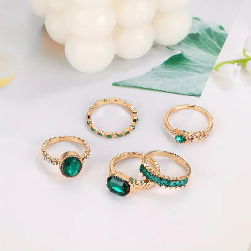 Zarina Exquisite Emerald Gold Ring Set